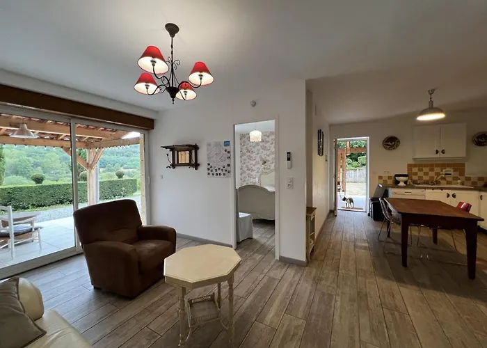 Sejour Au Coeur De La Dordogne Avec Piscine Et Terrasse - Fr-1-616-260 * Sainte-Mondane